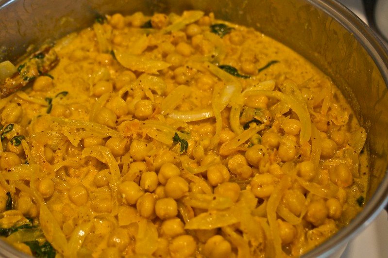 A pot of chickpea curry.