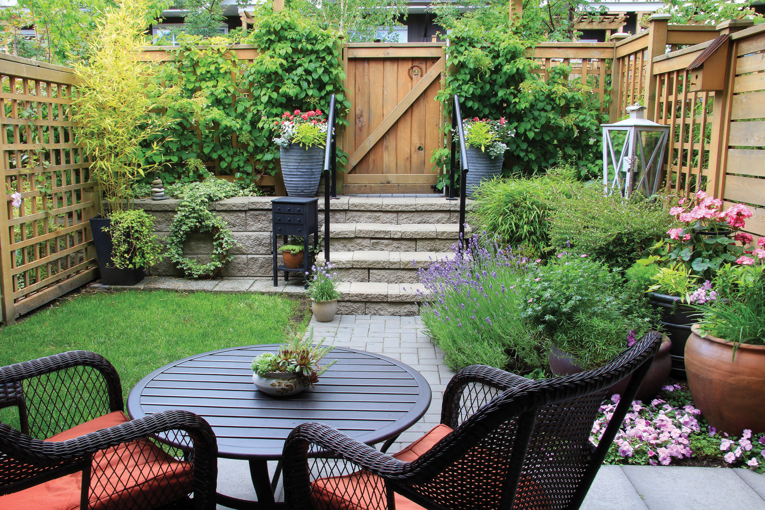 https://gardening.usask.ca/images/healthy-yards/small-space/ResizedYardiStock_000067082589_Double.jpg