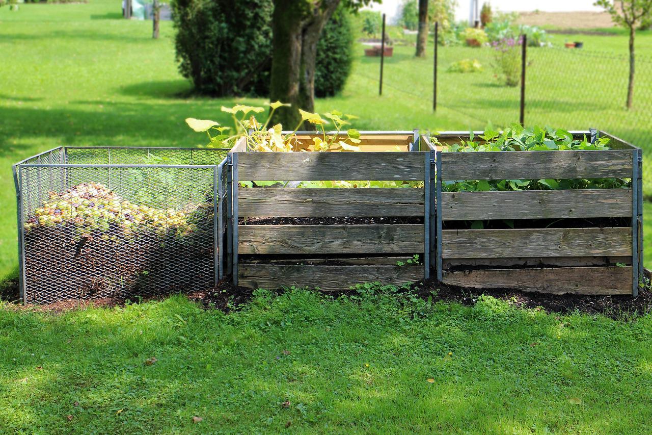 Large compost bins - Gardening at USask - College of Agriculture and  Bioresources